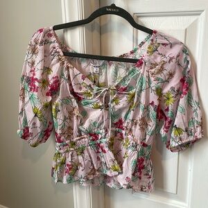 Steve Madden floral top. Size S. NWT.